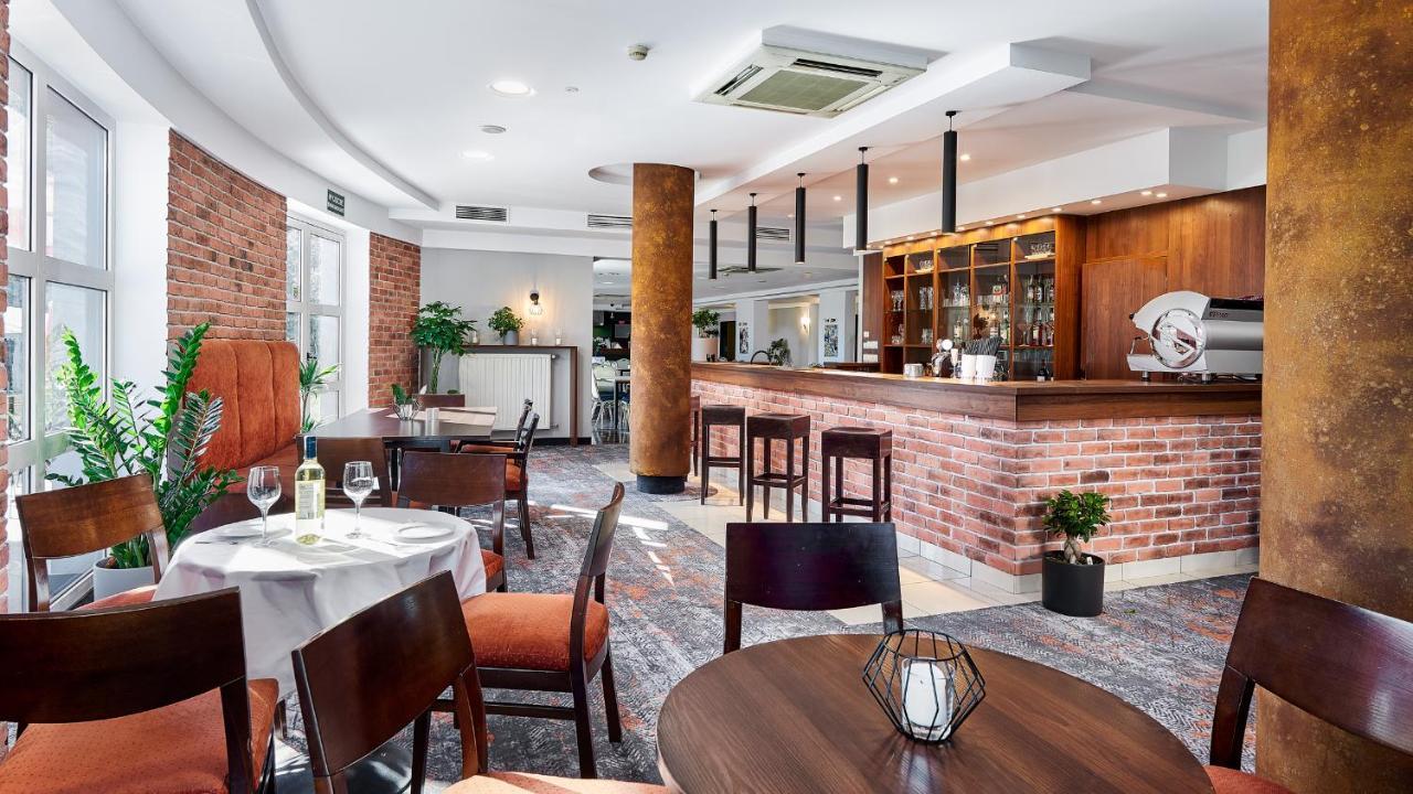 Hotel Anton By Dns Pruszków Kültér fotó